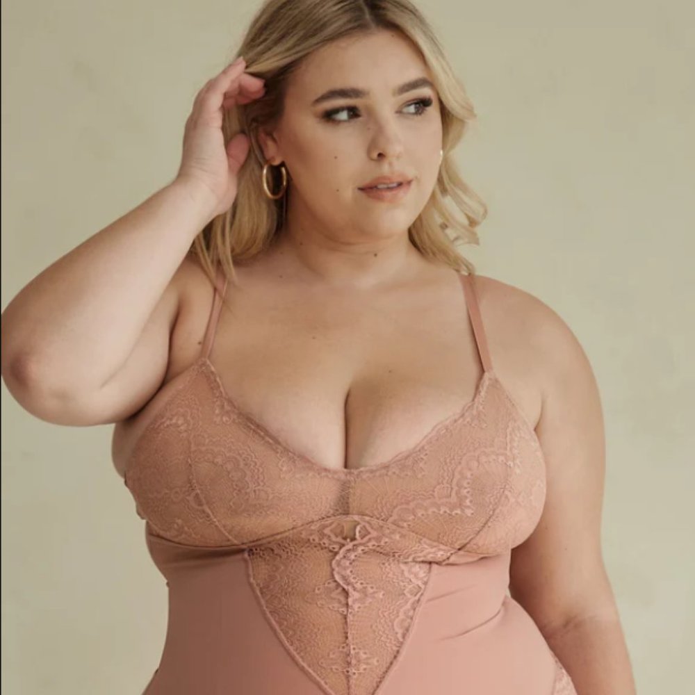 Lace Detail Sculpting Bodysuit - Blush